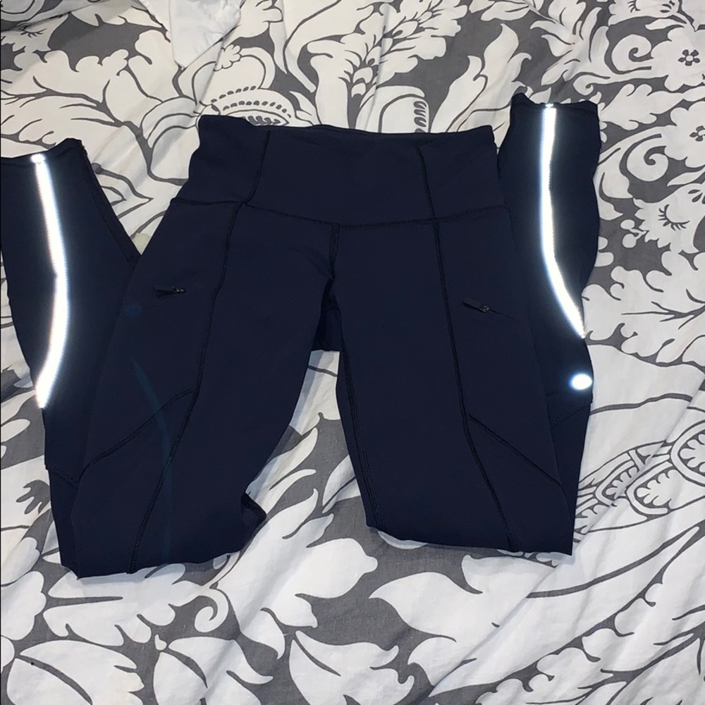 Lulu navy leggings
